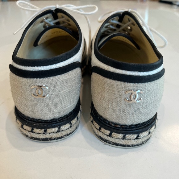 CHANEL White and Black Espadrilles with Rhinestone Detail - Picture 2 of 9
